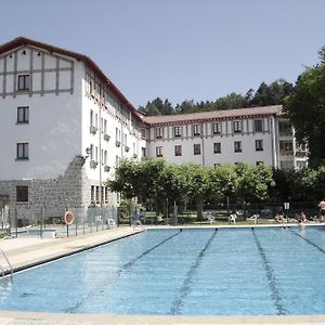 Hostal Ayestaran I Ξενοδοχείο Lekunberri Exterior photo