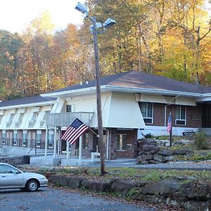 Passport Inn And Suites - Μιντλτάουν Exterior photo