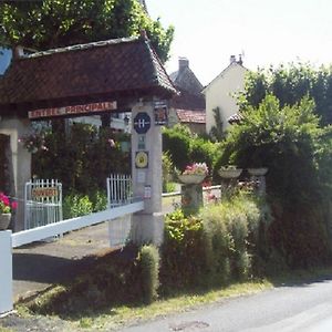 Les Tilleuls Ξενοδοχείο Saint-Cirgues-de-Jordanne Exterior photo