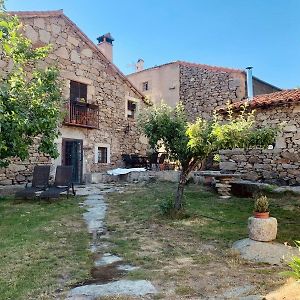 Casa Rural La Casa De Piedra ξενώνας Navarredonda de Gredos Exterior photo