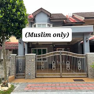 Iwan Ila Homestay Batang Kali Exterior photo