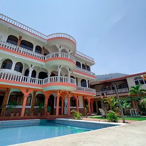 Hotel Posada Gutierrez Panajachel Exterior photo