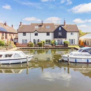 Cottage On The Quay Wroxham Exterior photo