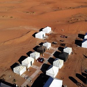 La Vallee Des Dunes - Auberge, Bivouacs Et Excursions Bed and Breakfast Merzouga Exterior photo