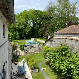 Le Clos Des Grands Frenes Bed and Breakfast Pons Exterior photo