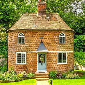 A Fairy-Tale Luxurious Cottage - The Tea Caddy Κόλτσεστερ Exterior photo