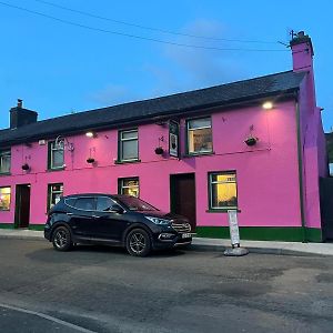 Danny'S Bar Restaurant & Accommodation Broadford  Exterior photo