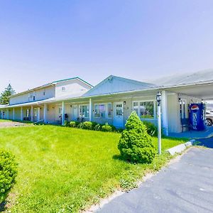 Country Hearth Inn & Suites By Oyo Sturgis Exterior photo