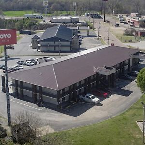 Oyo Hotel Brownsville Tn I-40 Exterior photo