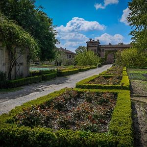 Antica Corte Pallavicina Relais ξενώνας Polesine Parmense Exterior photo