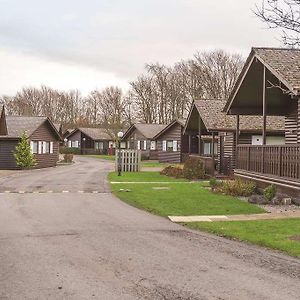 Pine Lake Resort Carnforth Exterior photo