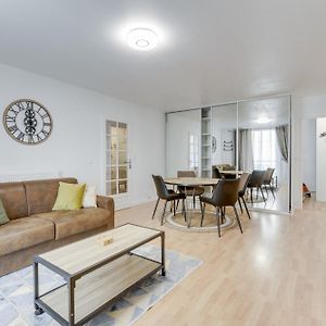 Chic And Spacious Apart With Parking Διαμέρισμα Saint-Germain-en-Laye Exterior photo