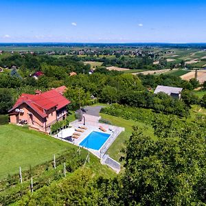 Beautiful Home In Ludbreg Exterior photo