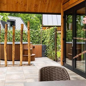 Bos Villa Met Hottub & Sauna | 8 Personen Wekerom Exterior photo