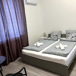 Aniiza Apartman 2 Ξενοδοχείο Orvenyes Exterior photo