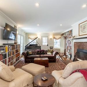 Beautifully Restored Home In Manchester Village Exterior photo