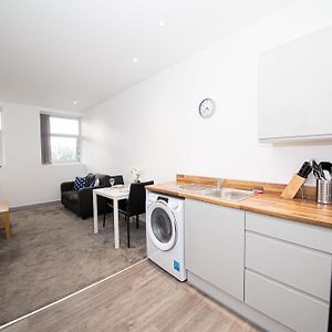 Fantastic 1 Bedroom Apartment In Blackburn Μπλάκμπερν Exterior photo