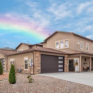 New! Sunrise Mesa- Modern W- Balcony Fenced Yard Διαμέρισμα Grand Junction Exterior photo