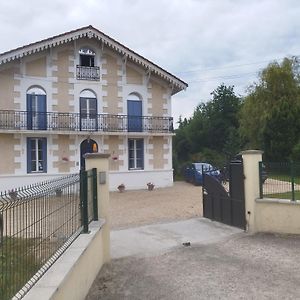 Montplaisir Bed and Breakfast Montendre Exterior photo