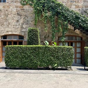 Old Town Guesthouses Μπατρούν Exterior photo