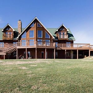 Secluded 18-Acres With Pool Hot Tub Pool Table Βίλα Fairview Exterior photo