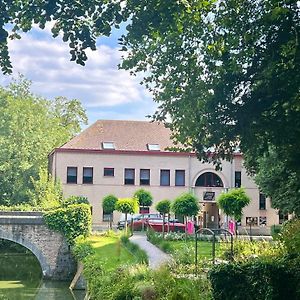 Haras Des Chartreux Ξενοδοχείο Estaimbourg Exterior photo