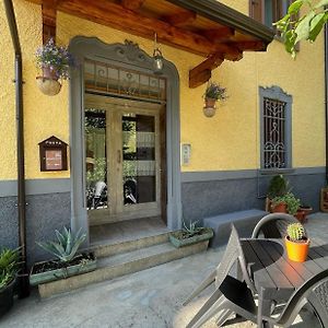 Ca' Moretti Bed and Breakfast Piazzatorre Exterior photo