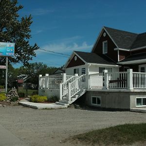 Auberge Chez Caro Ξενοδοχείο Sacre-Coeur Exterior photo