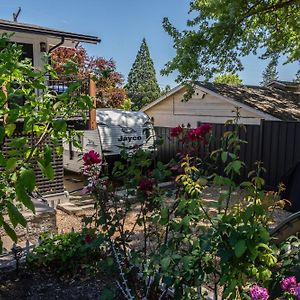 Chic Rv Retreat, Stunning Yard In Roseburg Ξενοδοχείο Exterior photo