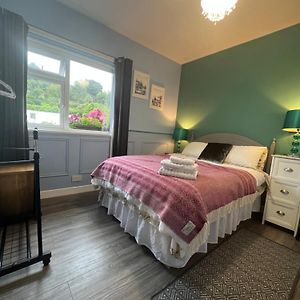 Pinebrook House Double Bed Small En-Suite Room Beautiful Garden Killybegs Exterior photo