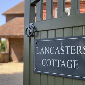 Lancasters Cottage Χόρσαμ Exterior photo