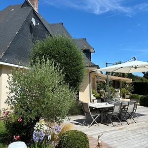 Au Milieu Des Haras Bed and Breakfast Saint-Pierre-Azif Exterior photo