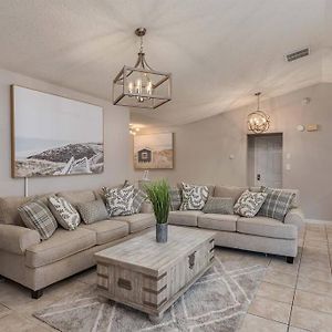 King Bed Suite, Fireside Hot Tub, Gameroom Auburndale Exterior photo