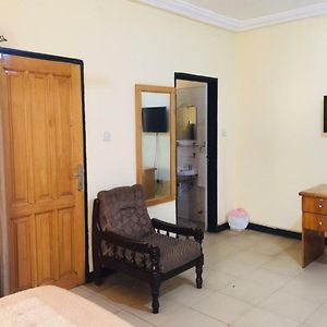 Room In Bb - Double Room With Balcony In The Heart Of Άκρα Exterior photo