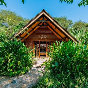 Under The Shade Safari Lodge Αρούσα Exterior photo