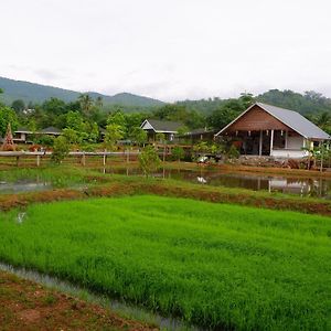 Nok Chan Mee Na Ξενοδοχείο Chom Thong Exterior photo