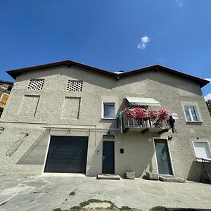 Casa Le Siepi Διαμέρισμα Teglio Exterior photo