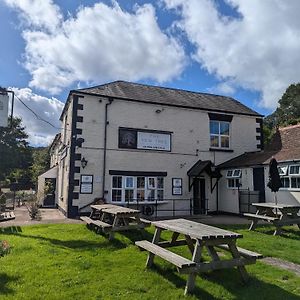 The Yew Tree At Longhope Μοτέλ Exterior photo