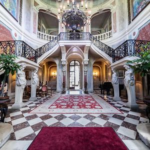 Le Chateau Des Reves De La Ferte Fresnel Bed and Breakfast Exterior photo