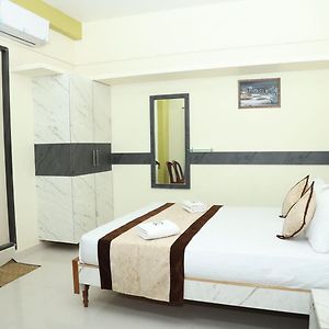 M R Residency Belagavi Ξενοδοχείο Exterior photo