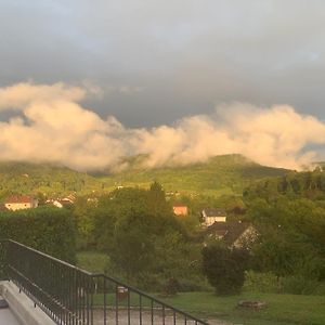 Longue Vue En Arbois Bed and Breakfast Exterior photo