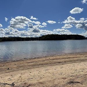 Kerr Lake-Pvt Dock Included-Beach Area And Cove Διαμέρισμα Oine Exterior photo