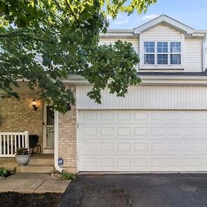 Loft Style Townhouse Βίλα Romeoville Exterior photo