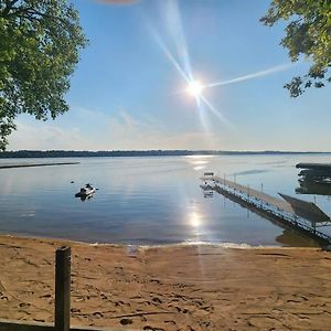 Family Shoreline Hideaway Βίλα Ortonville Exterior photo