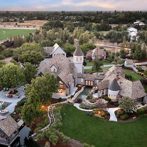 Luxury Castle Retreat At Uc Davis Βίλα Exterior photo