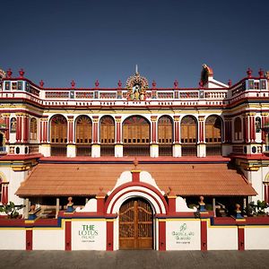 The Lotus Palace Chettinad Ξενοδοχείο Karaikkudi Exterior photo