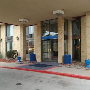 Westmont Inn & Suites Ομάχα Exterior photo