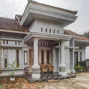 Spot On 91255 Desa Wisata Embung Purworejo Ξενοδοχείο Μπαντάρ Λαμπούνγκ Exterior photo