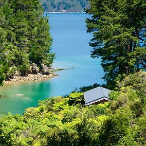 Tawa Cove Cabins Ξενοδοχείο Endeavour Inlet Exterior photo