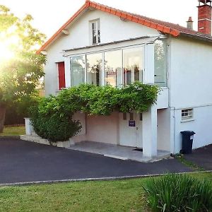 Gite Pavillon Kifadonfe 3 Ch Avec Cour Et Jardin Clos Βίλα Saint-Germain-Lembron Exterior photo